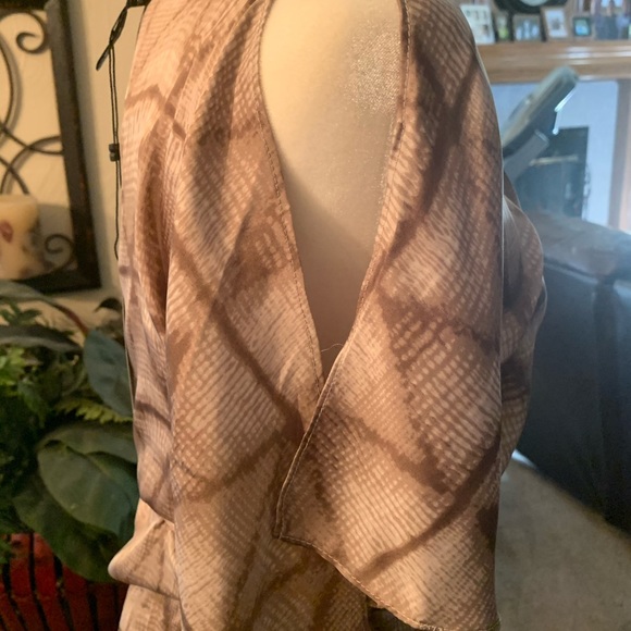 BCBG WRAP DRESS - Picture 3 of 4